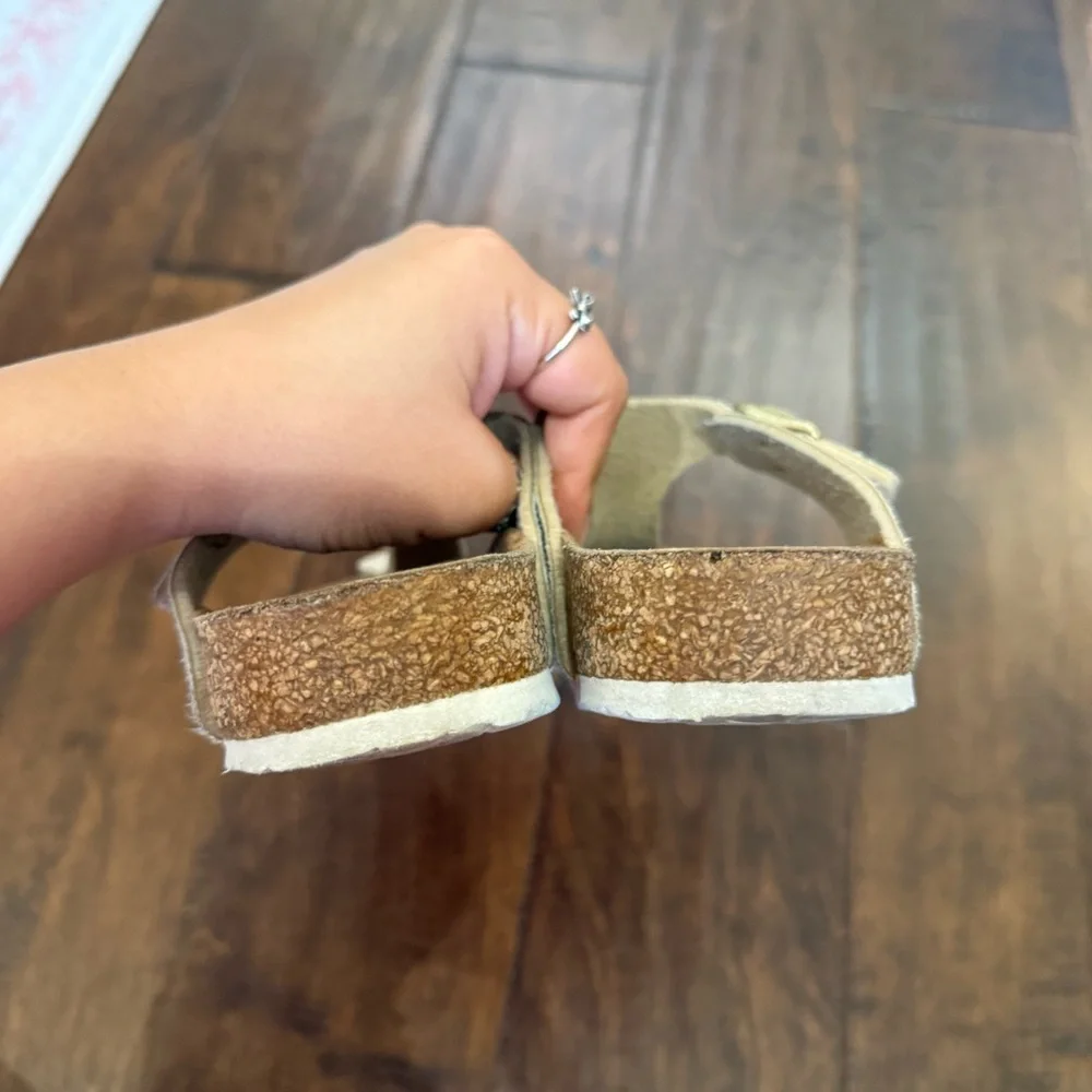 Birkenstock Gizeh Kids Shiny Lizard White size 3 - 3.5